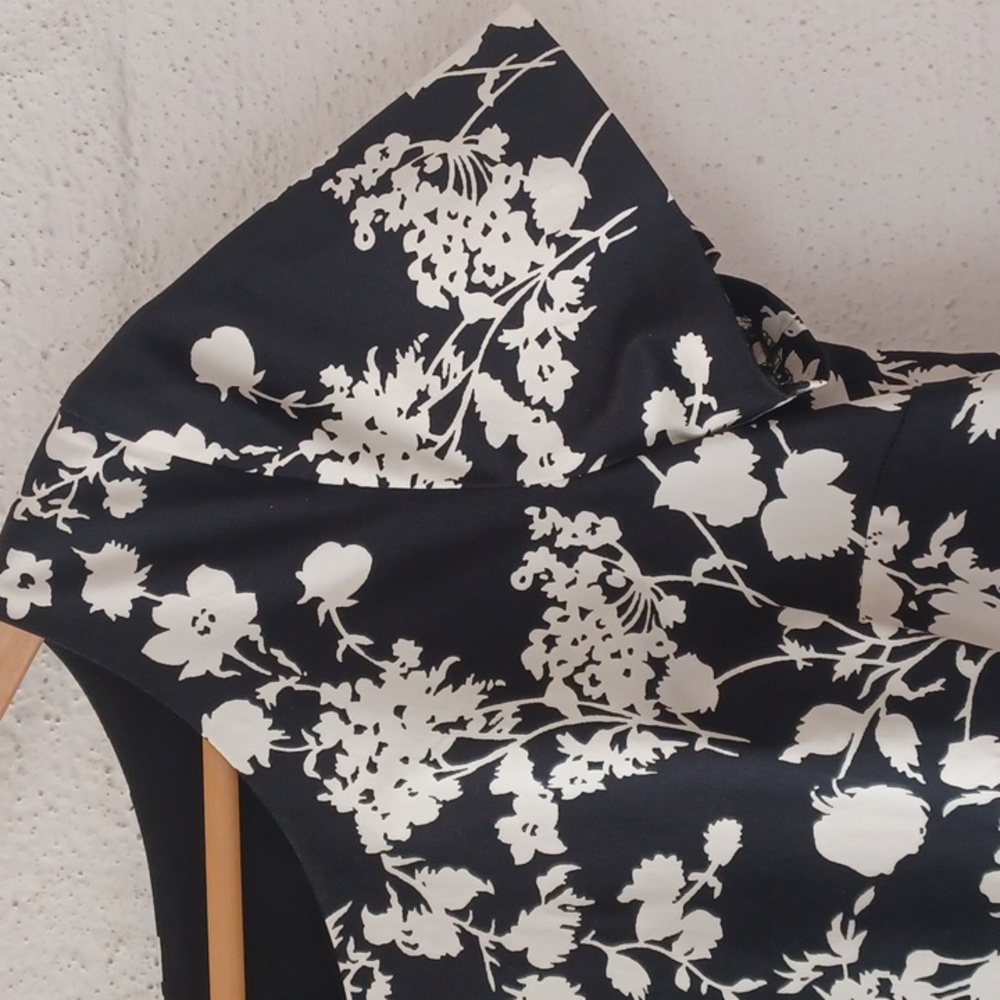 Talbots Black and White Floral Bateau Neckline Short Sleeve Sheath Dress Size 4 - Picture 4 of 14